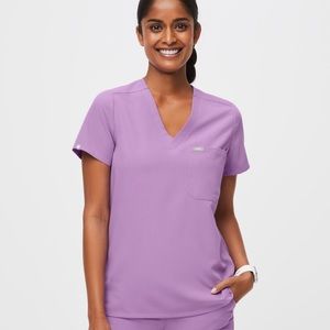 Figs Women’s Lilac Dawn Scrub Set Used